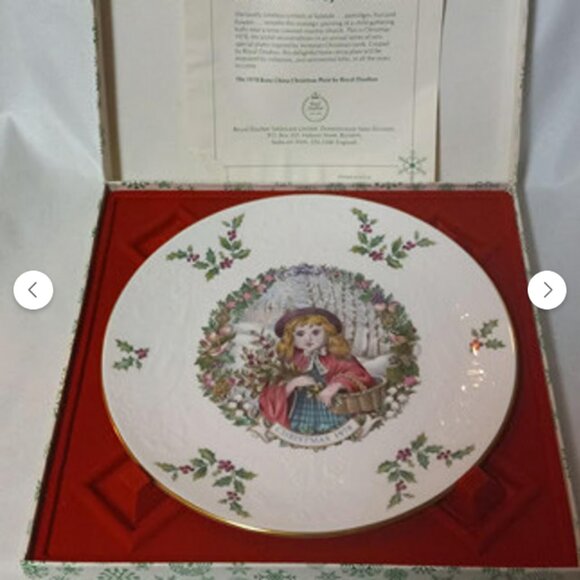 Royal Doulton 1978 Christmas Plate “English Girl” Bone China Vintage w/ Box & Pa - Picture 1 of 4